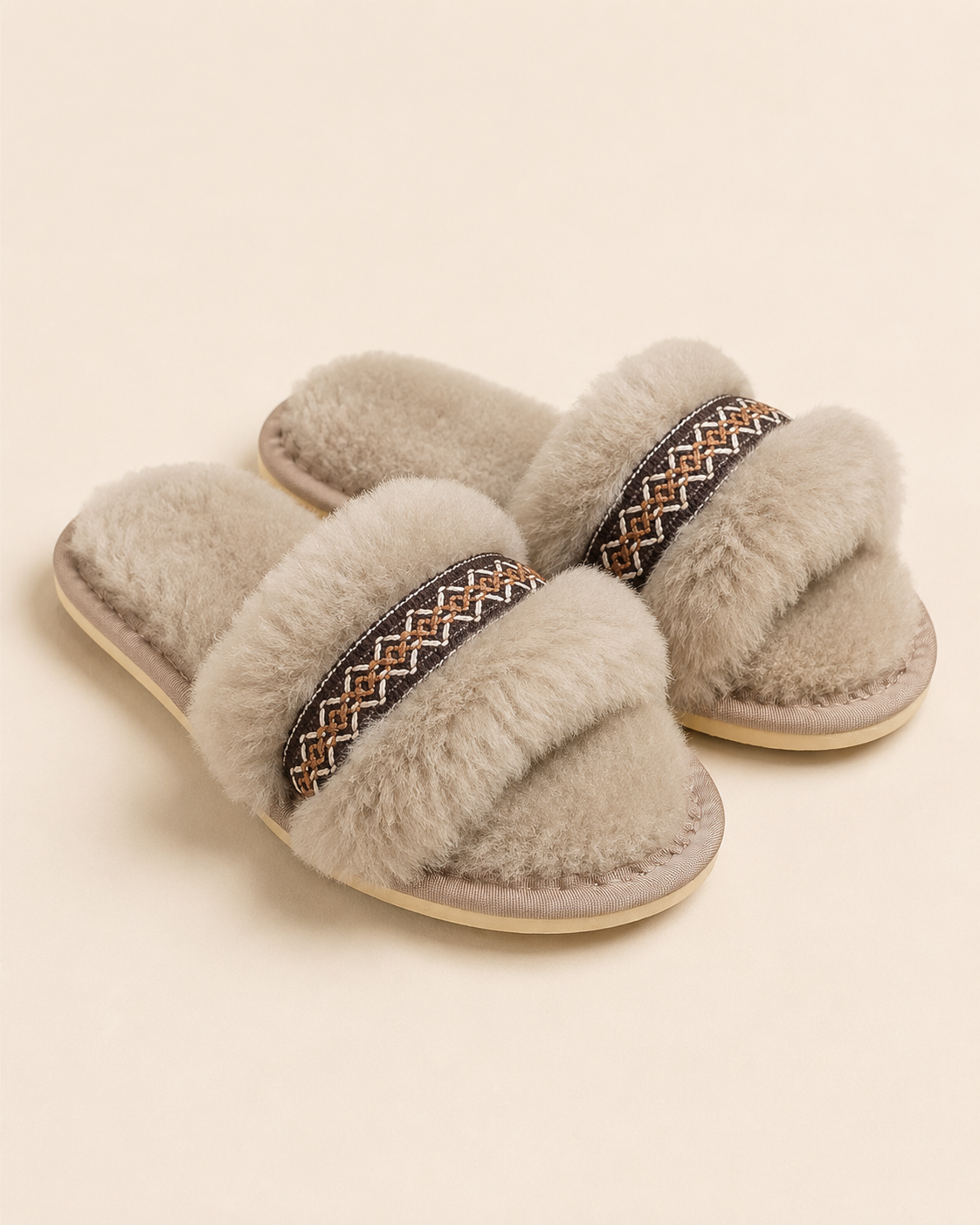 Woolsy Embroidery Shearling Slipper