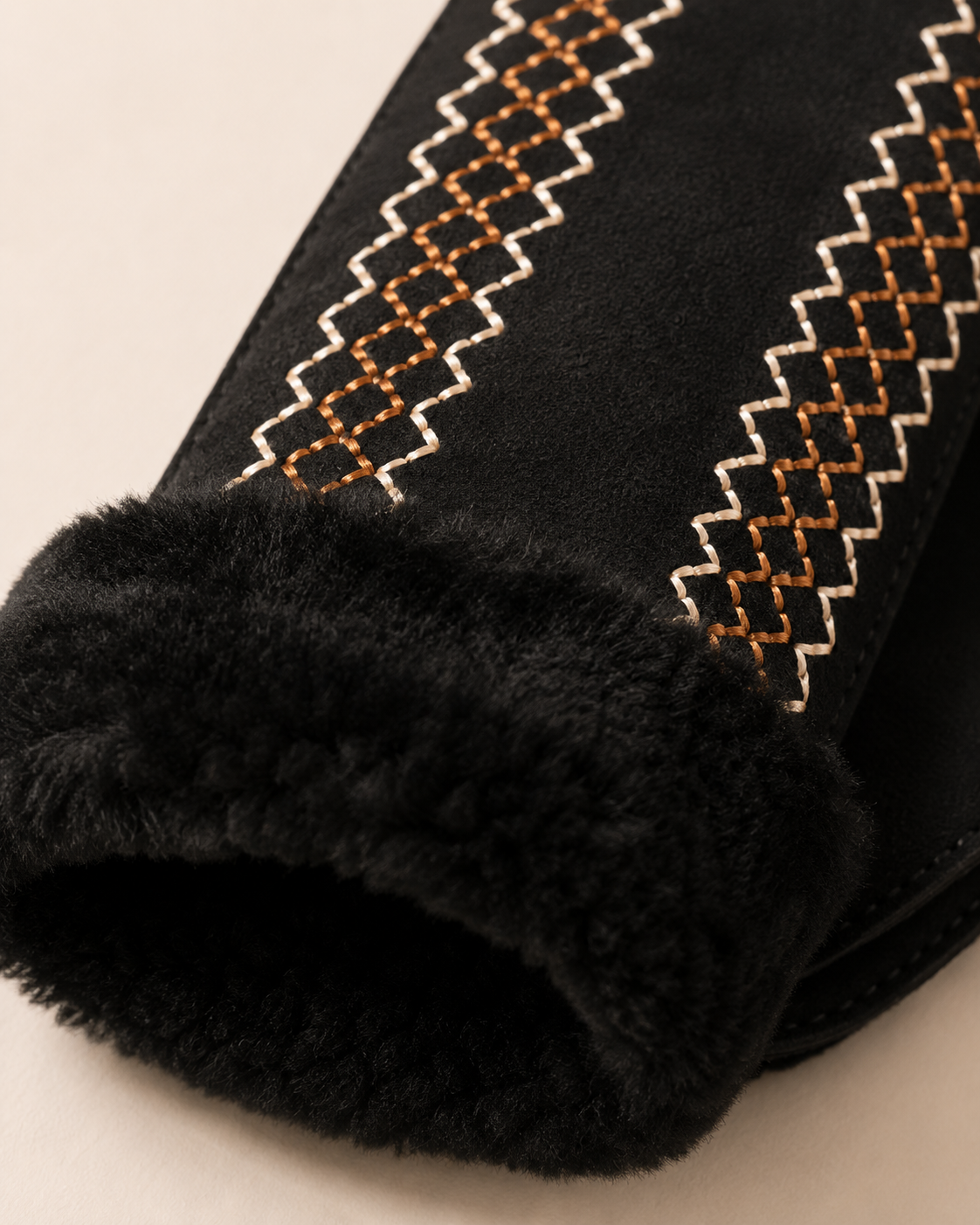Woolsy Black Embroidery Mittens