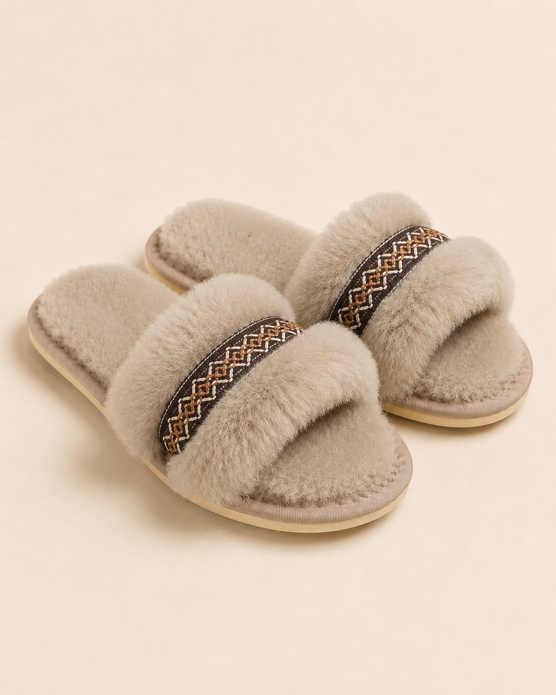 Woolsy Embroidery Shearling Slippers in Oat
