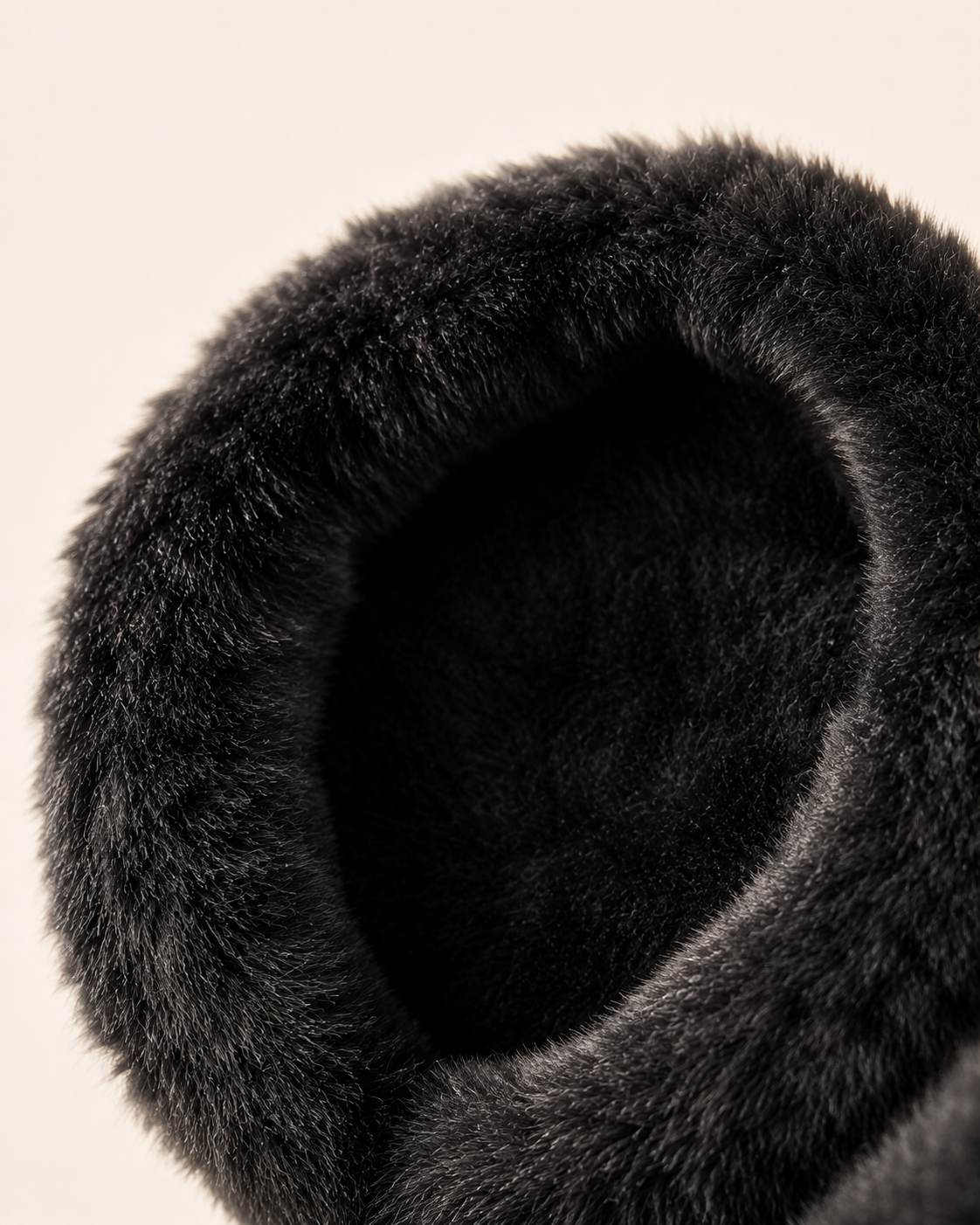 Woolsy Classic Shearling Earmuffs - Black
